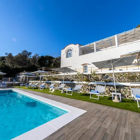 Dimora Maiuri L'olivella 4* أناكابْري