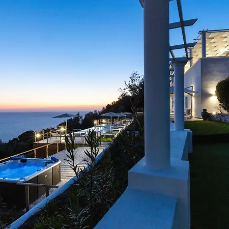 Dimora Maiuri L'olivella Holiday home *