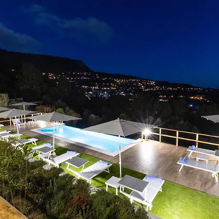 Dimora Maiuri L'olivella 4* أناكابْري